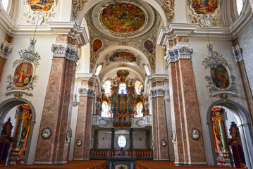 Obraz premium Innenansicht Kirche St. Mang in Füssen (Bayern)