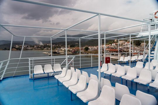 Ferry von Glifa to Agiokampos (Evia) in Glifa harbour, Greece
