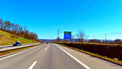 A3 vor Ausahrt Brugg (Kanton Aargau) Richtung Zürich (Schweiz)