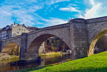 Fototapeta na wymiar St. Johann-Brücke über die Saane, Freiburg FR