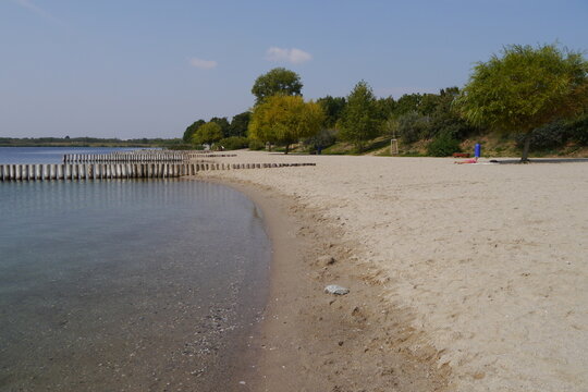 Badestrand im Leipziger Neuseenland am Markkleeberger See in Markkleeberg