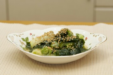 ネギとワカメの酢味噌和え