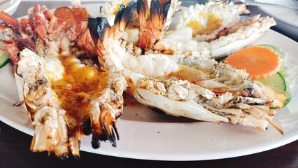 fried shrimp with lemon