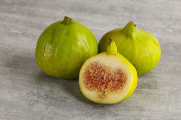 Ripe sweet juicy green fig heap