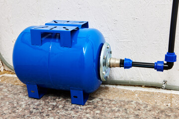 Diaphragm tank of water storage pressure for plumbing system operates on principle of reverse osmosis.