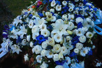 Blumen Bokeh, Blumenkranz, Trauern, Erinnern, Erinnerung, Unvergessen, Grab