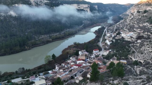 Ca&ntilde;on del Rio Jucar en su paso por Tolosa en Albacete