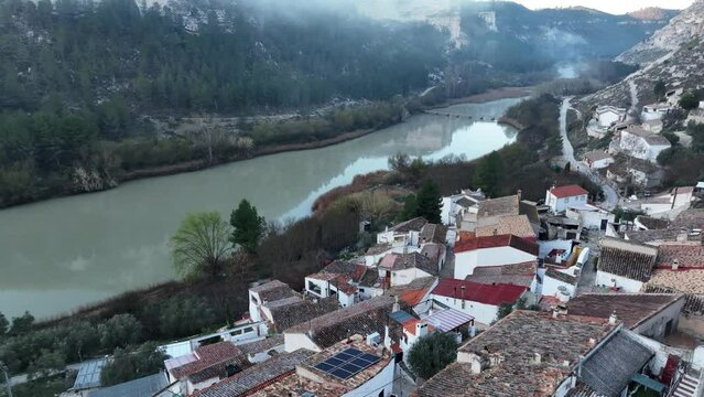 Ca&ntilde;on del Rio Jucar en su paso por Tolosa en Albacete