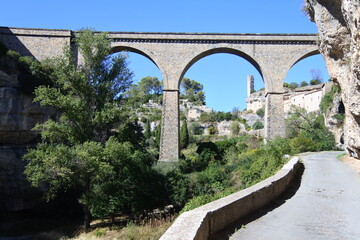 Fototapeta premium Brücke nach Minerve in Okzitanien