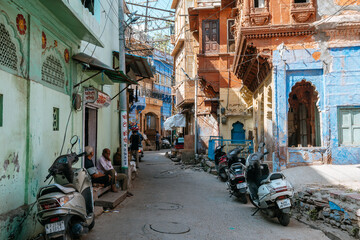 Fototapeta na wymiar jodphur, india. 15th october, 2023: street view of jodphur blue city, india