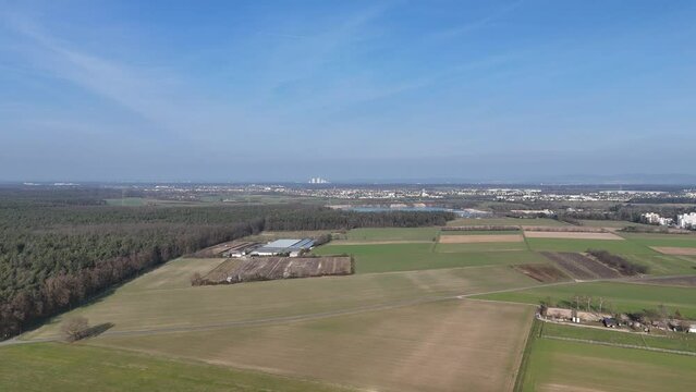 Flug mit einer Drohne; Blick Richtung Rodgau