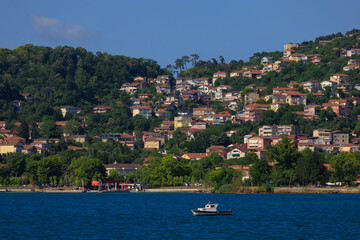 Obraz premium Cityscape View from the water to buildings in the city of Istanbul 
