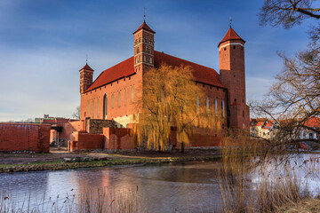 Beautiful Teutonic castle in Lidzbark Warminski before sunset, Poland. - 758822036