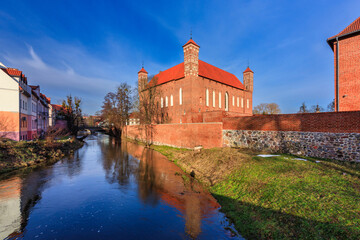 Beautiful Teutonic castle in Lidzbark Warminski before sunset, Poland. - 758822885