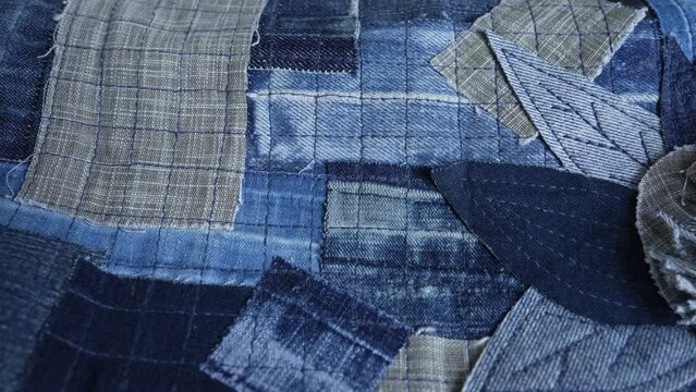 Upcycled jeans bag. Handmade jeans handbag, denim bag, Denim quilt pattern making out of leftover jeans, quilting fabric