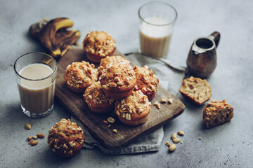 banana muffins fait maison à la cacahuète