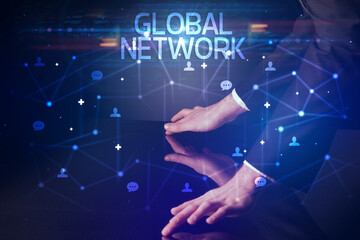 Navigating social networking with social icons