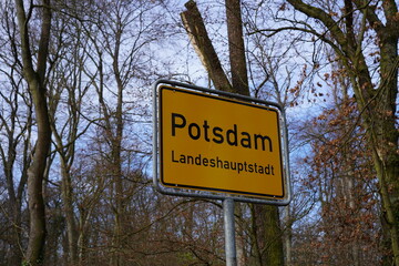 Ortschild der Landeshauptstadt Potsdam in Brandenburg