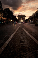 Fototapeta na wymiar Paris, Paris, Avenue des Champs-Élysées, Arc de Triomphe de l’Étoile