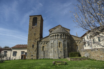 Fototapeta na wymiar Pieve di Gropina, vista totale dell'abside