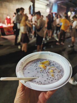 Sago pudding in a bowl