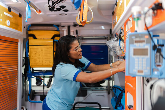 female doctor working in an ambulance