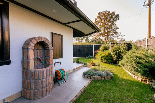 Garden sink in house yard