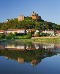 Fototapeta na wymiar Burg Güssing, Fischteich, Burgenland, Österreich