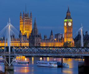 Fototapeta na wymiar Westminster Palace, Hungerford Bridge, Big Ben, London, England, Großbritannien