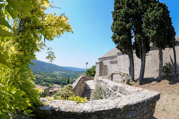 High church of St Gervasius and St Protasius in Bonnieux town, Provence region, France - obrazy, fototapety, plakaty