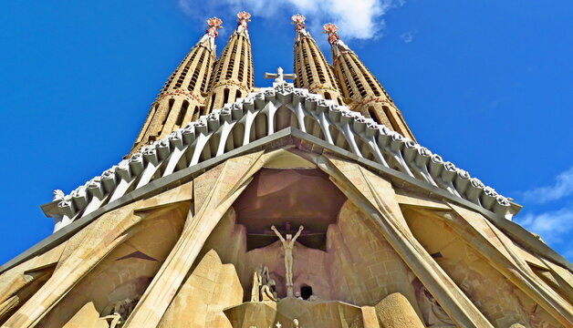 entrance temple Barcelona modernist portico