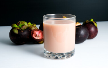 Mangosteen juice is made from the mangosteen fruit and its seeds which are blended until smooth. Mangosteen juice is rich in anti-oxidants