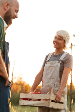 Gardeners at work LIDIJI bora izmedju obrva
