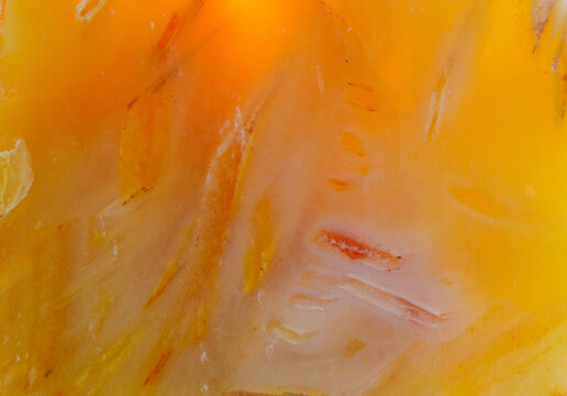 Filamentous and flocculent agate symbiosis of crystal