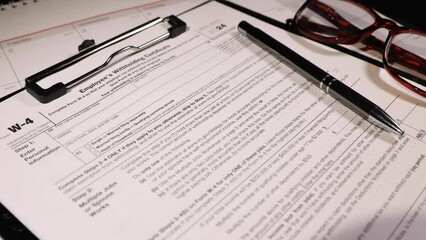 W4 Employees withholding certificate document