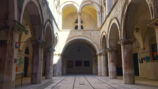 Courtyard. Sponza Palace. Inner courtyard of Palaca Sponza. Historic Old Town. UNESCO World Heritage site. Dubrovnik, Croatia. Europe.