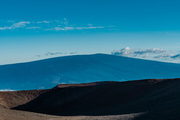 View of Mauna Loa from the summit of Mauna Kea, Hawaii island / Big island.