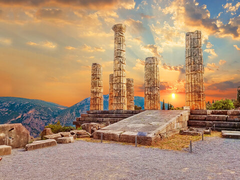 greece delphi appolo temple columns ancient