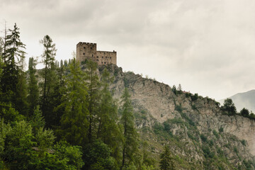 Fototapeta na wymiar Laudegg Castle (German: Burg Laudegg). Ladis, Austria