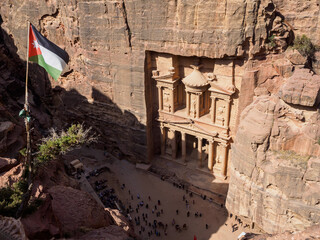 Picture of the Treasury building in Petra