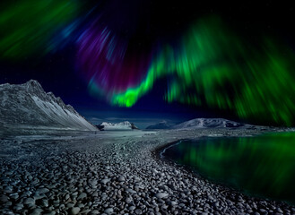 Aurora Borealis in Iceland - obrazy, fototapety, plakaty