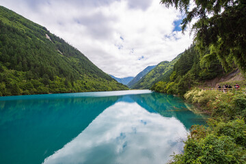 Fototapeta na wymiar Blue lake in Jiuzhaigou Valley, Sichuan, China