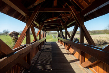 Br&uuml;cke aus Holz &uuml;ber den Rheinniederungskanal  H&uuml;gelsheim