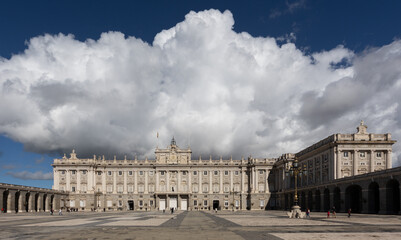 Fototapeta na wymiar Palais royal de Madrid