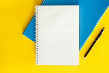 Flat Design Blank Notepad Yellow Office Table Copy Space
