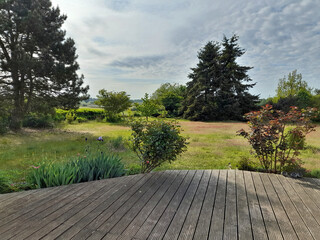 Terasse mit Blick auf Natur