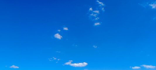 Fototapeta na wymiar blue sky and White cloud nature background. Beautiful cloud in blue sky.