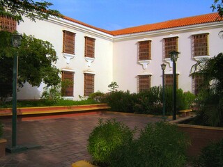Fototapeta premium Casas,casonas,iglesias,arquitectura colonial herencia de nuestro pasado español.