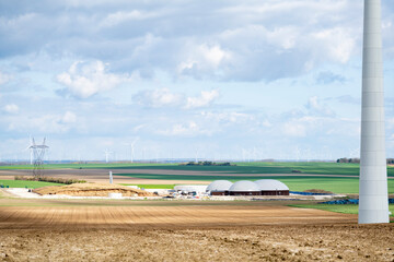 centrale de biogaz en campagne