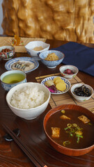 和食イメージ｜ご飯・味噌汁(赤だし)・おかず・緑茶